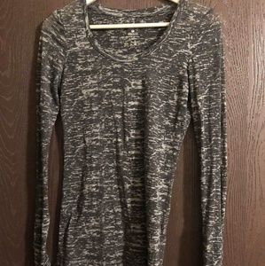 Black/white/gray long sleeve tee